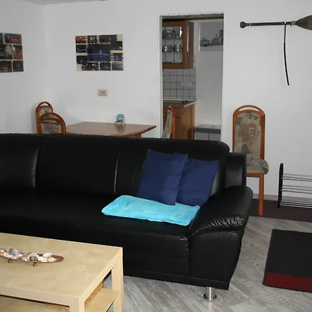Apartment Ferienwohnung Greifswalder Chaussee 33 *